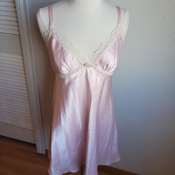 Oscar de la Renta Other - Oscar de La Renta Pink Label Vintage Satin Nightie